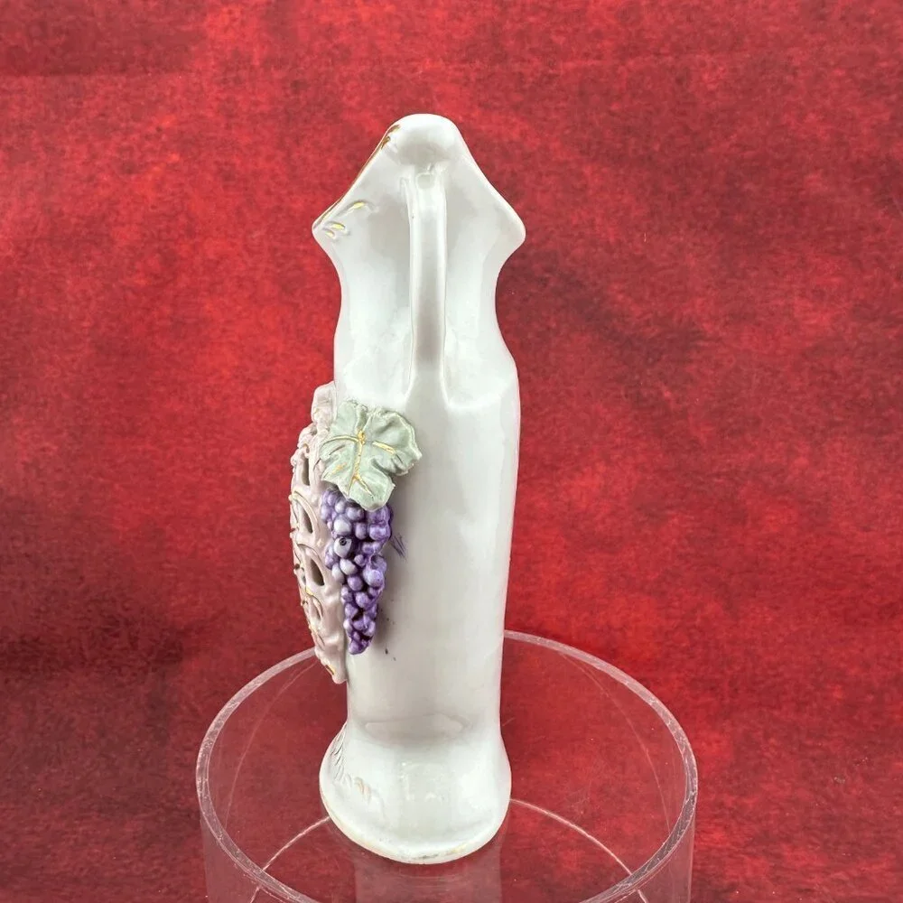 VINTAGE VICTORIAN-STYLE PORCELAIN VASE PURPLE GRAPES GOLD GILDING, MARKED 52/127